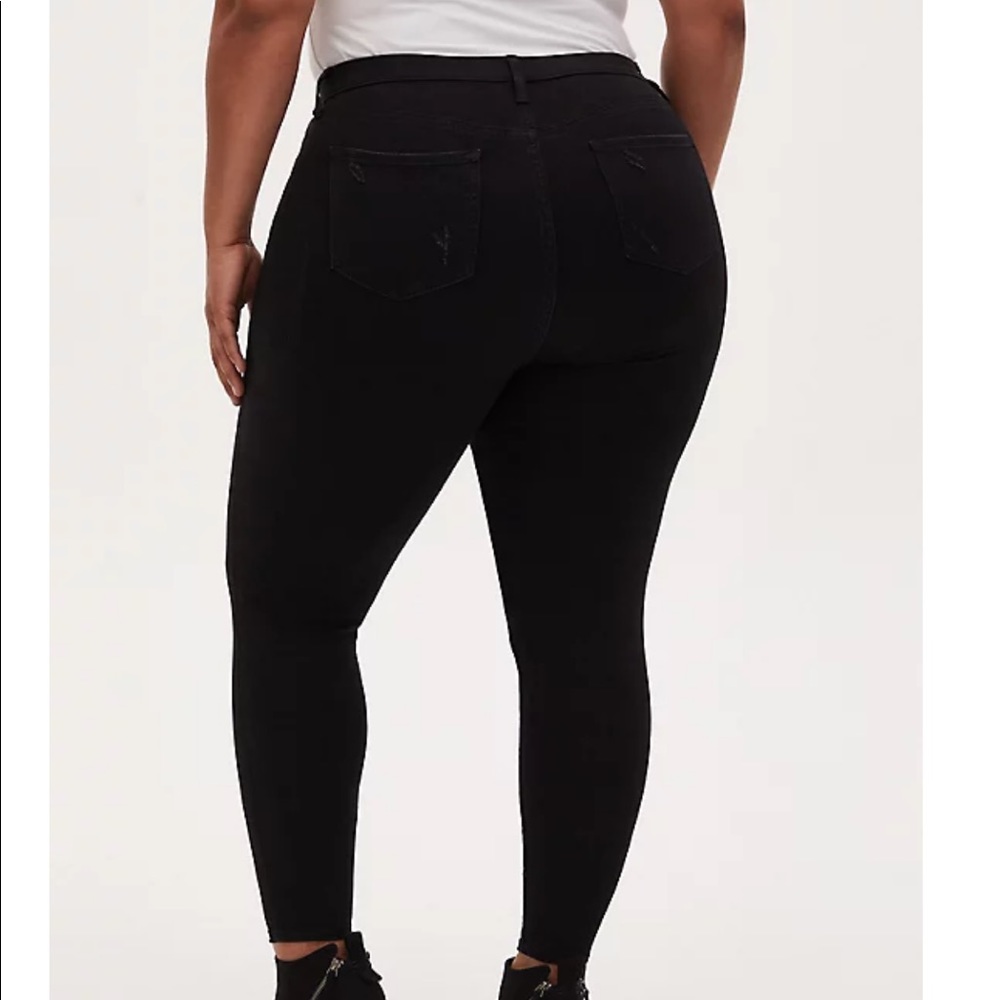 Black Torrid Sky High Skinny jean - Picture 3 of 10